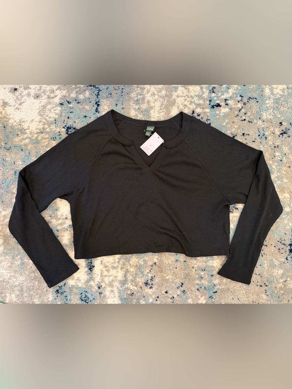 NWT Wild Fable Women’s Black Ribbed Cropped V-Notch Long-Sleeve Top - L